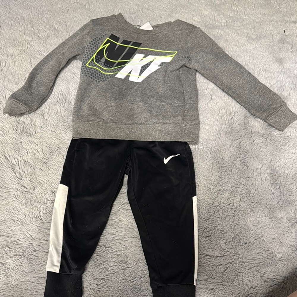 Nike Kids Gray and Black Sweatpants Set